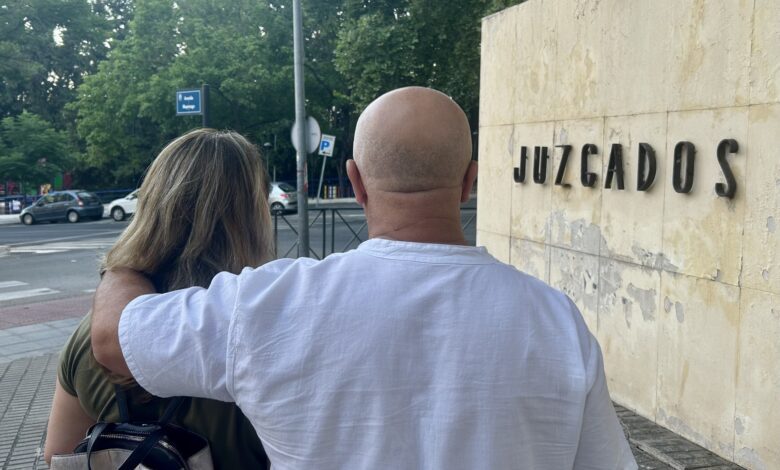 Семья из Марбельи потеряла связь с дочерьми после терапии: суд оправдал родителей