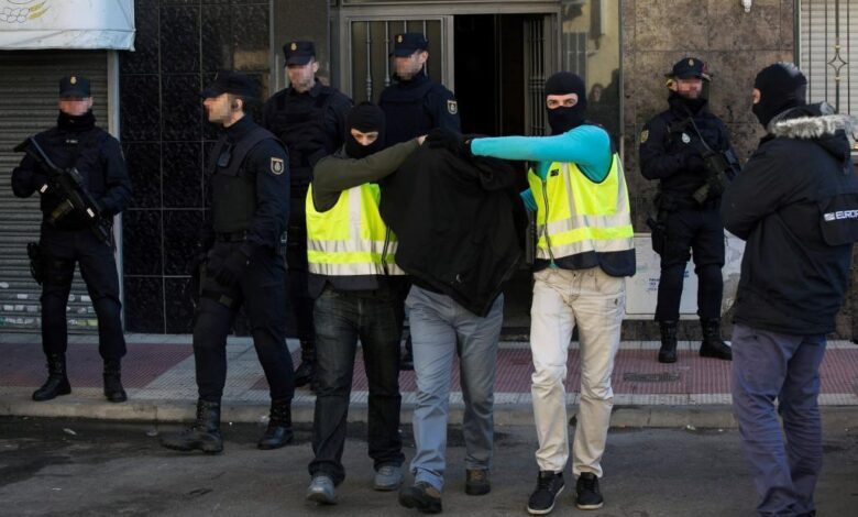 В Испании растет число задержанных подростков по делам о джихадизме и использованию ИИ