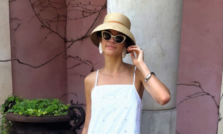 Мини-платья снова в центре внимания: главная модная тенденция лета 2025 года в Испании и за ее пределами