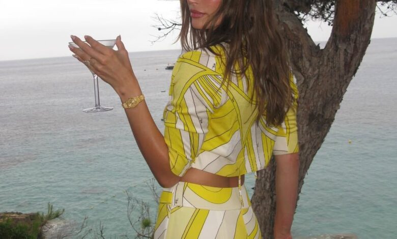 Principales tendencias de moda en España: 12 prendas que permanecerán en tu armario desde el verano hasta el otoño de 2025