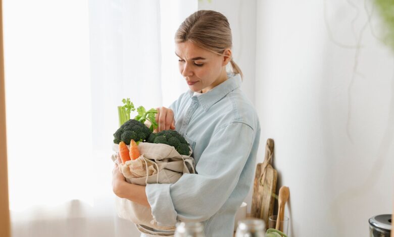 Испанский диетолог назвала три ключевых продукта для рациона женщин старше 50 лет в период менопаузы