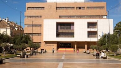 Власти Фуэнхиролы наняли частных детективов для контроля сотрудников на больничном