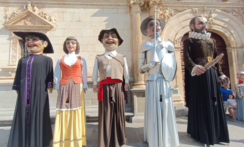 Five Centuries of Giants in Alcalá de Henares: History, Traditions, and Change