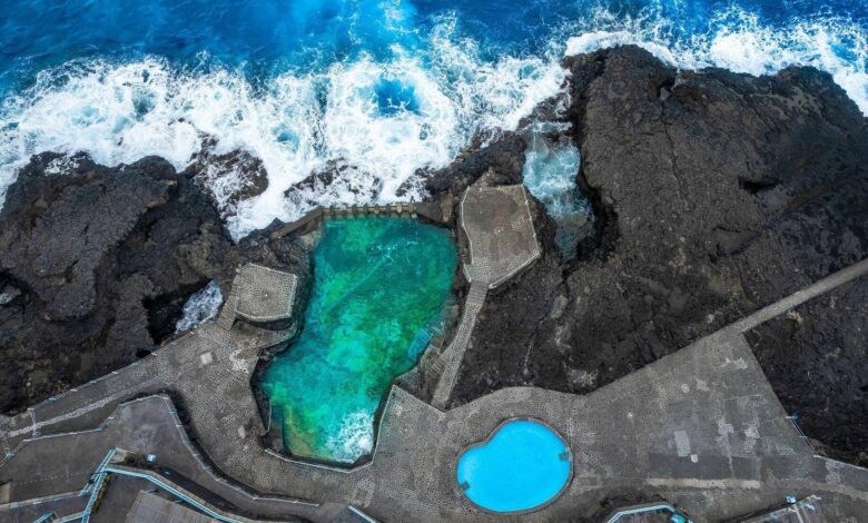 Десять самых живописных природных бассейнов Испании: от вулканических лагун до скрытых в ущельях водопадов