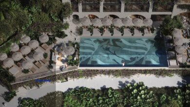 На побережье Коста-дель-Соль открылся новый пляжный клуб с панорамным бассейном и греческой гастрономией