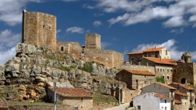 Пуэртомингальво в Арагоне: путешествие в средневековье через сохранившиеся крепостные стены и старинный замок XIII века