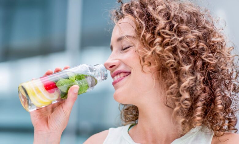 Как пережить жару в Испании: рецепты освежающих напитков и советы экспертов по гидратации организма