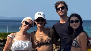 Испанская актриса Бланка Ромеро и ее дочь Лусия Ривера демонстрируют семейную гармонию и стиль на отдыхе на Мальорке