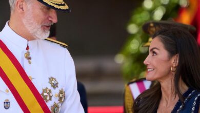 Король Фелипе VI и королева Летисия проводят отпуск порознь: почему монарх остался в Мадриде