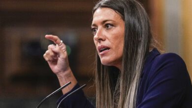 В Испании крупные компании обяжут обслуживать клиентов на каталонском языке