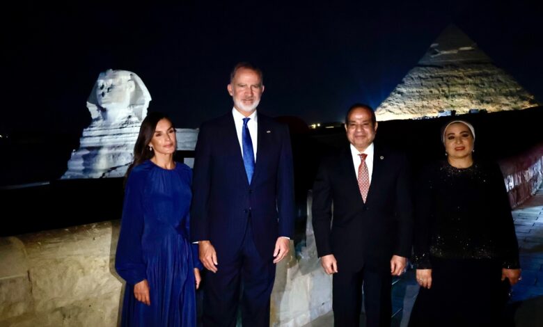 King Felipe VI and Letizia Ended Their Day by the Pyramids in Cairo