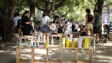 Барселона возвращает общественные пространства жителям с помощью игр на площадях