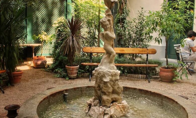 En Madrid hay un café-jardín secreto en el Museo del Romanticismo: un oasis en el corazón de la capital