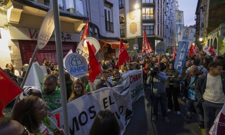 El inicio del curso escolar en Cantabria está marcado por protestas masivas de profesores