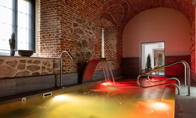 Royal Retreat in Serra de Guadarrama: Autumn Splendor at a Historic Parador with Spa
