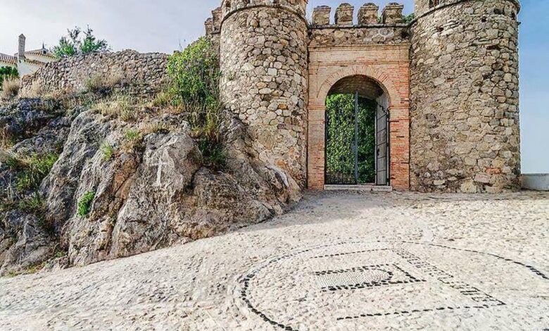 An Unknown Andalusian City With a Castle and a Sword in the British Museum – A Real Discovery