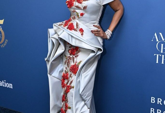 70-летняя супермодель Иман поразила Нью-Йорк платьем от кутюр на балетном вечере