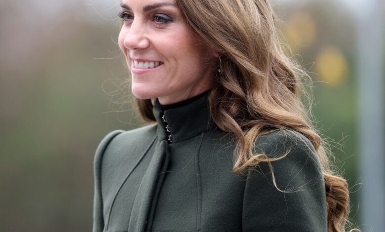 Принцесса Уэльская посетила колледж для будущих пожарных в Северной Ирландии