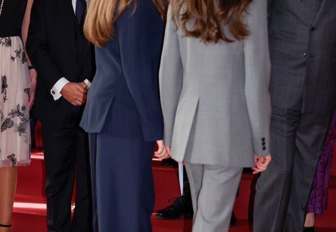 La reina Letizia elige un traje de Mango para los premios en Oviedo