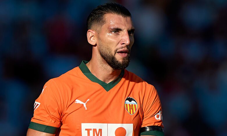 El futbolista Rafa Mir será juzgado por un caso de violencia