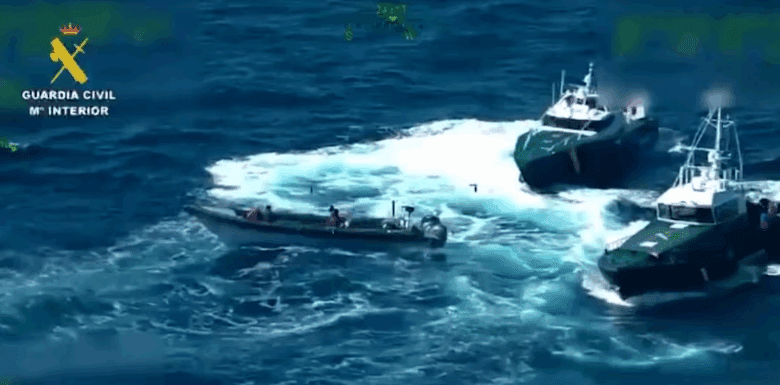 Police in Cadiz Seize Hashish Boat with 1.7 Tons After Dramatic Water Chase