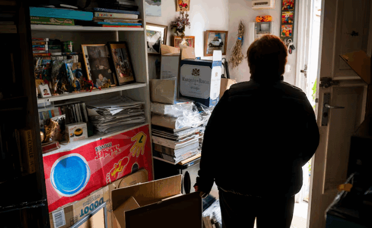 En Madrid una conserje esconde por error un cuadro de Picasso creyéndolo un paquete común