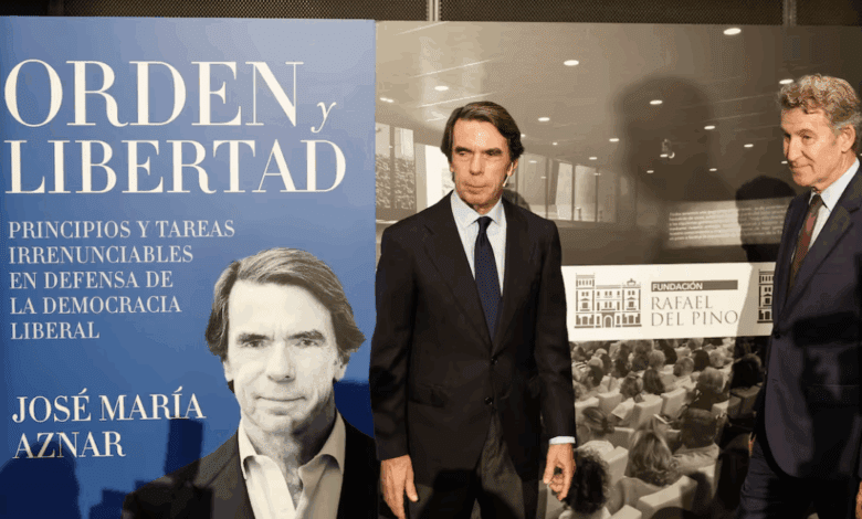 Альберто Нуньес Фейхо и Азнар обсуждают вызовы для PP на фоне роста Vox