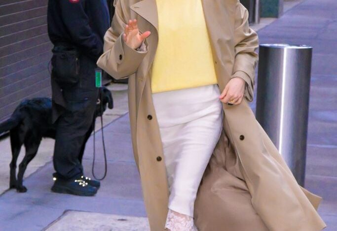 Emma Stone Offers the Perfect Solution for an Autumn Business Wardrobe