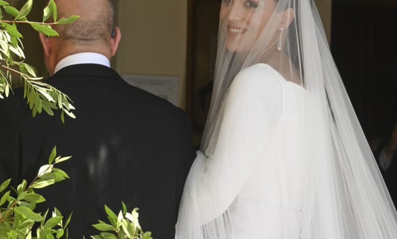 Barbara Mirkhan’s Wedding Jewelry: A Last-minute Tiara and a Gift from an Aristocrat