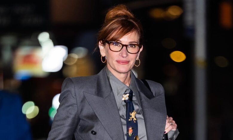 Eight Style Lessons from Julia Roberts: How to Wear a Suit Anytime, Anywhere