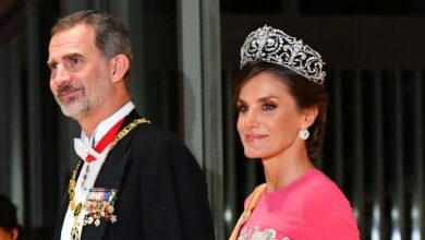 Королевский шик в Токио: лучшие образы европейских монархов шесть лет спустя