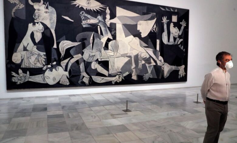 Protest at ‘Guernica’ in the Reina Sofia Museum Interrupts Gallery Visit