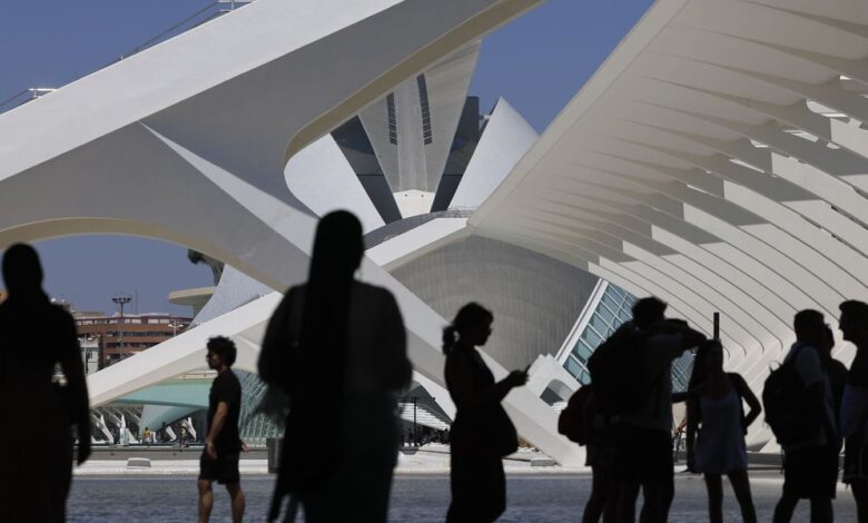 Valencia entra en el top tres de ciudades más populares de España para turistas de EEUU y Canadá
