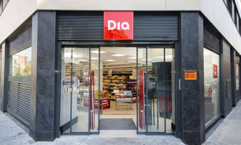 Cómo funcionan los supermercados de España el 12 de octubre por el Día de la Nación Española