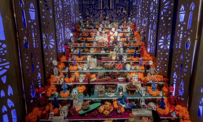 Unique Mexican Cabaret-Style Altar Unveiled in Madrid