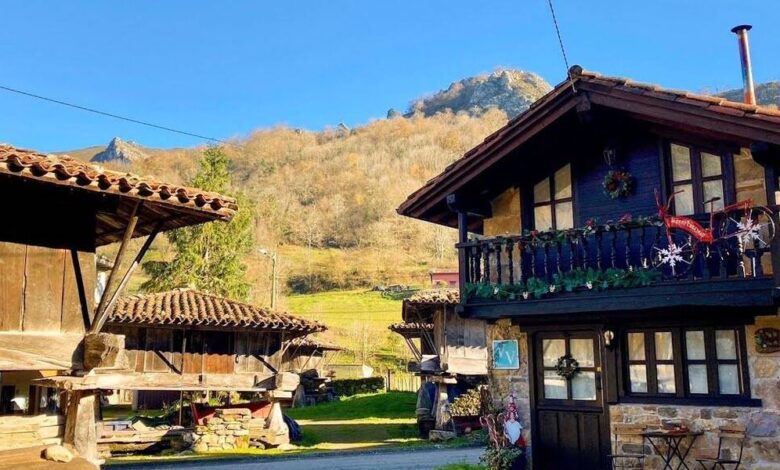 Espinareu – A Village Lost in the Mountains of Asturias with Unique Granaries for the Perfect Autumn Journey