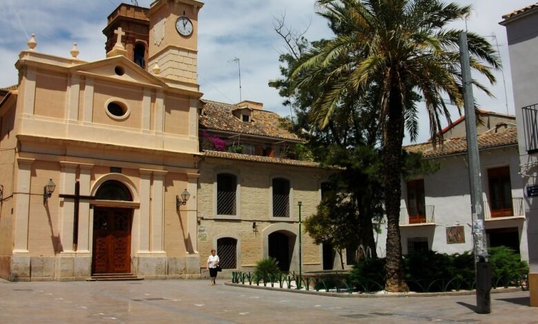 Best Valencia Neighborhoods for Students: Where to Live Near Universities