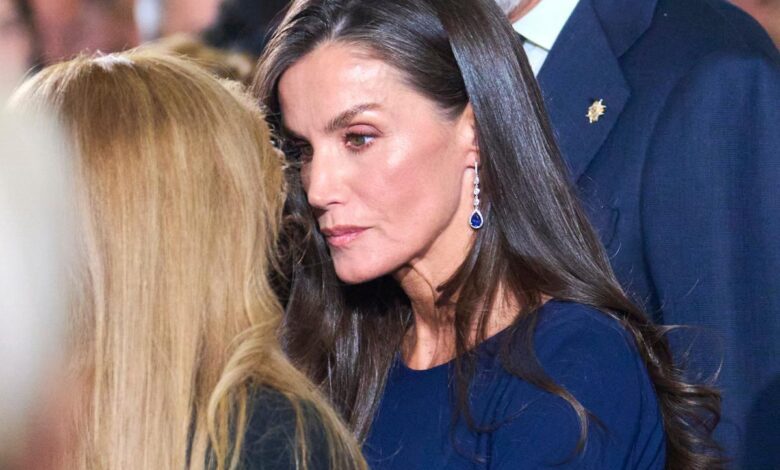 Queen Letizia Unable to Hold Back Tears at Valencia Memorial