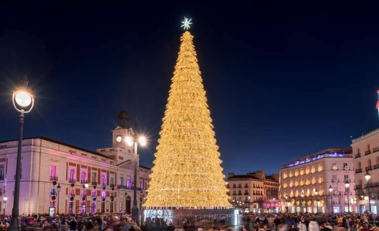 Madrid encenderá por primera vez las luces de Navidad en la plaza de Cibeles el 22 de noviembre de 2025