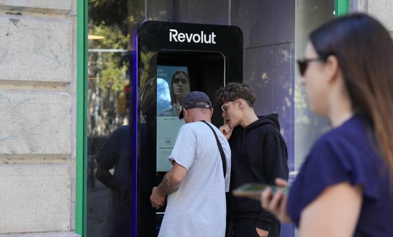 Revolut Restricts Access to Accounts of Russians Without EU Residency