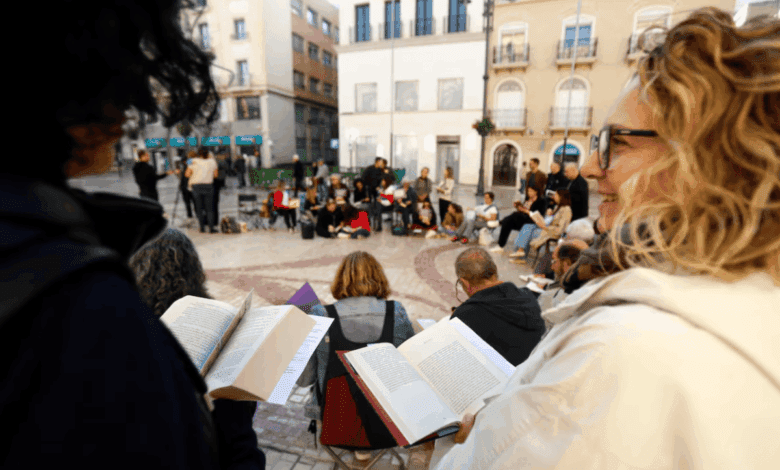 Women in Elche Demand the Return of Reading Club Closed by New Municipality