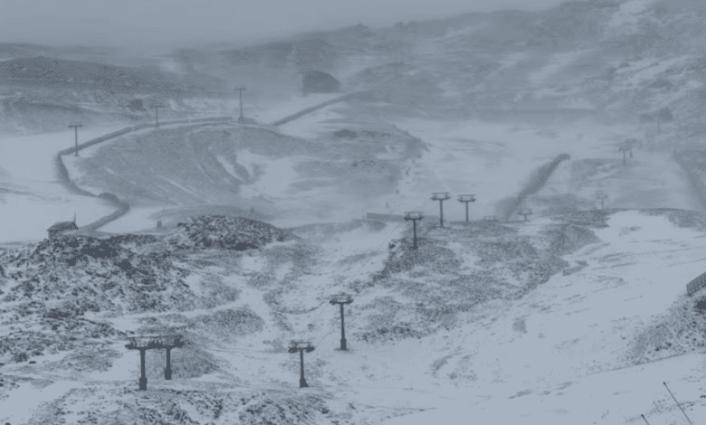 Snowstorms and Storms Batter Northern Spain: Eight Regions on Alert