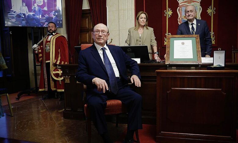 Legendary Flamenco Singer Fosforito Passes Away in Malaga at 93