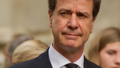 Проблемы со здоровьем вынудили сына герцогини Альба отменить мессу в ее память