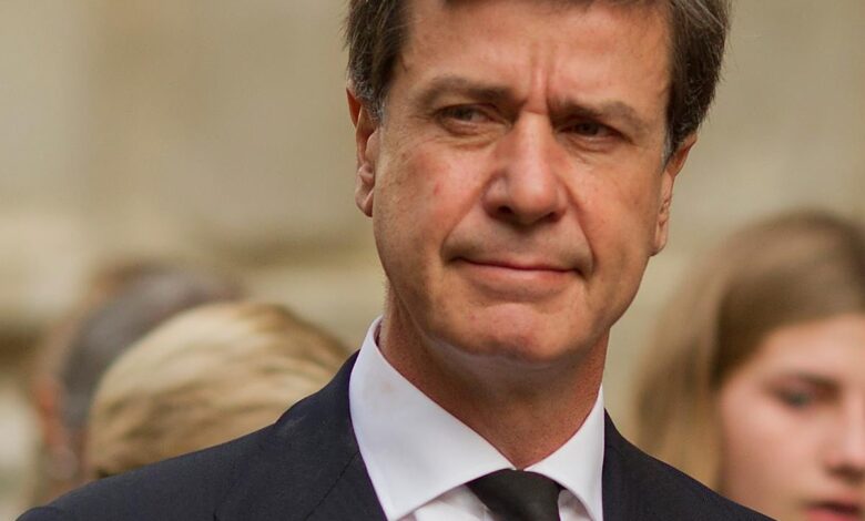 Health Issues Force Duchess of Alba’s Son to Cancel Memorial Mass