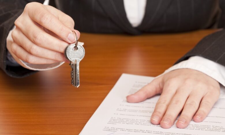 Los bancos españoles endurecen la concesión de hipotecas ante la demanda récord