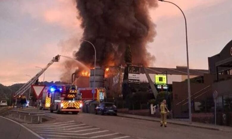 Three people seriously injured in factory fire in Caldes de Montbui