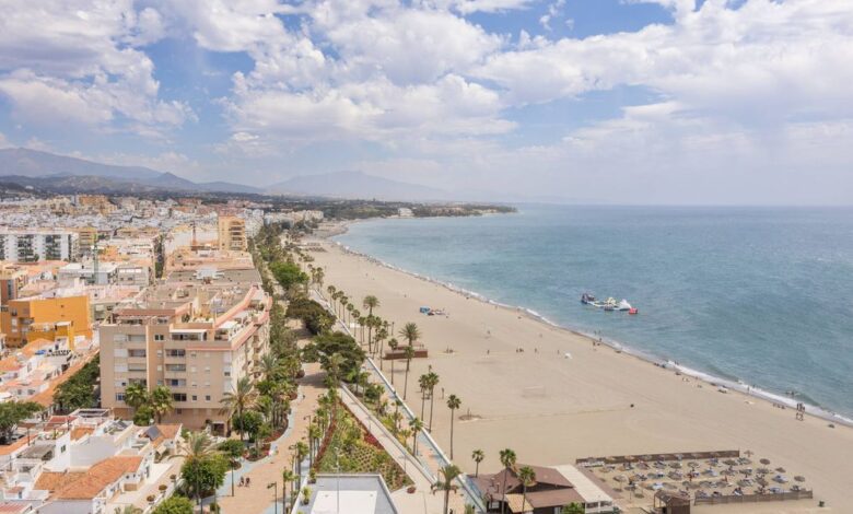 Man on Inflatable Mattress Rescued 37 km Off Estepona Coast