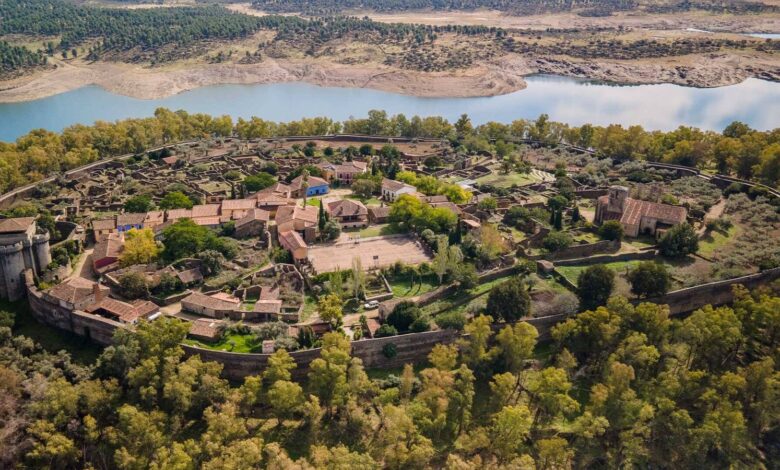 Forgotten Village in Cáceres: Feudal Estate Turned Ghost Town