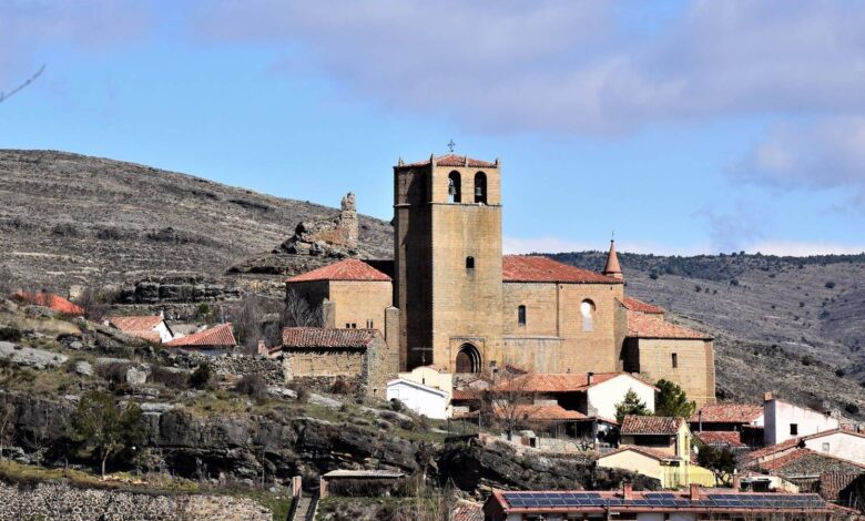 Деревня в Риохе где следы динозавров ведут в средневековый город